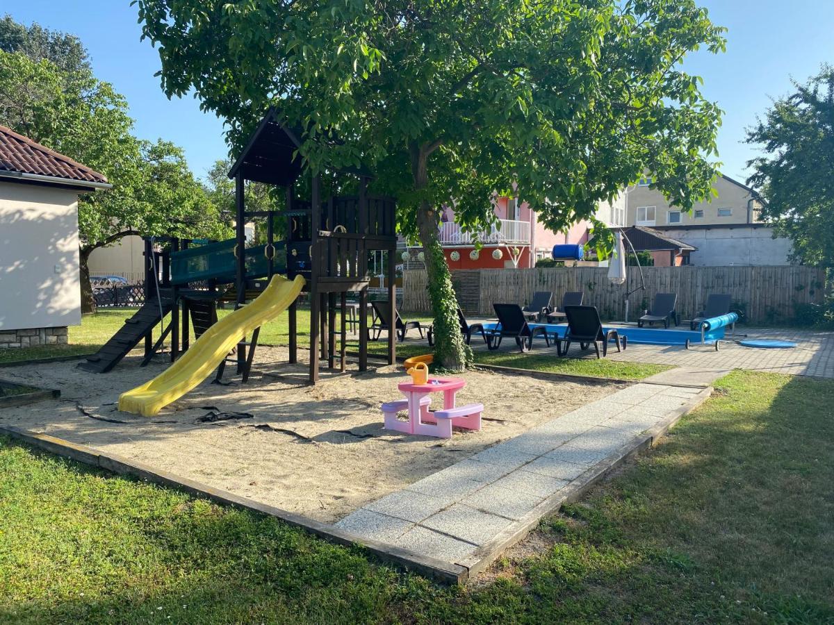 Myflat Diana Family Apartment Siofok Ngoại thất bức ảnh